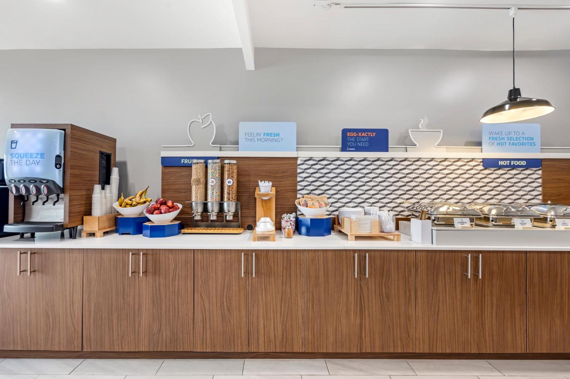 Holiday Inn Express White House By Ihg Exterior photo